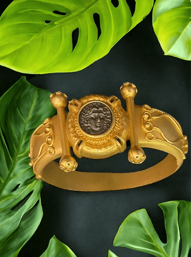 Exclusive Versace-inspired Set