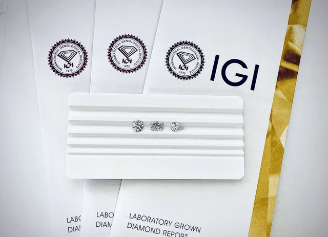 DIAMOND with IGI certificate